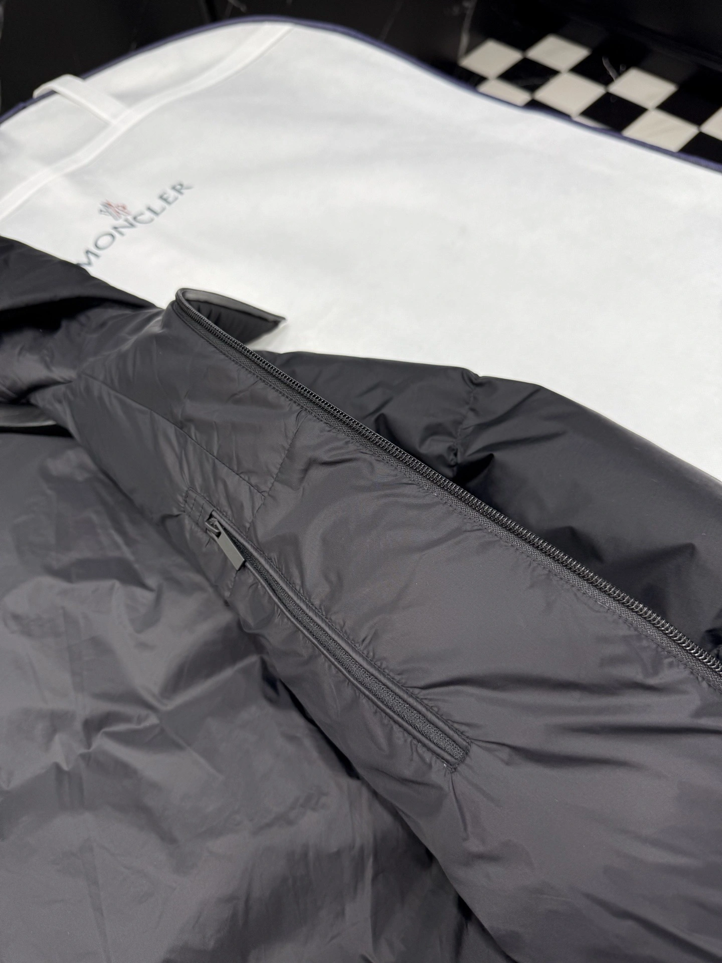 wg.luxury-- 7o9385r Down jacket white duck down item: E-F443J1227H